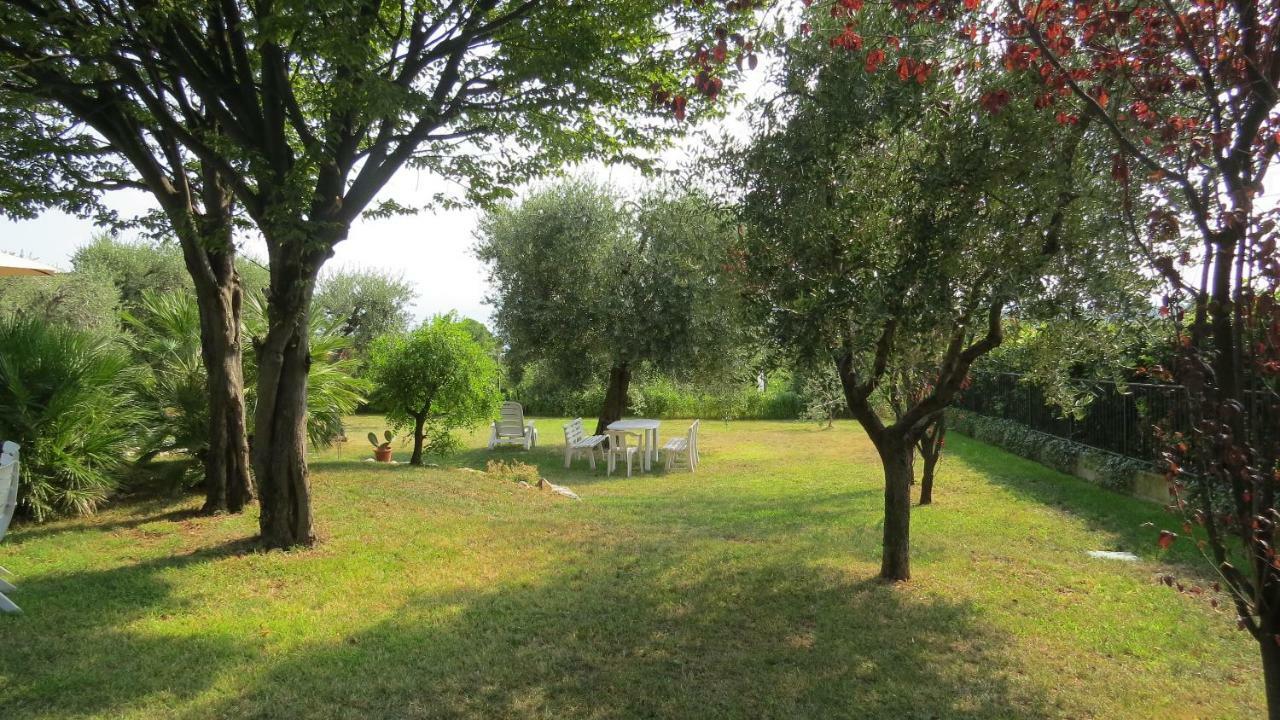 Il Gelso Di Barcuzzi Bed & Breakfast Lonato Luaran gambar